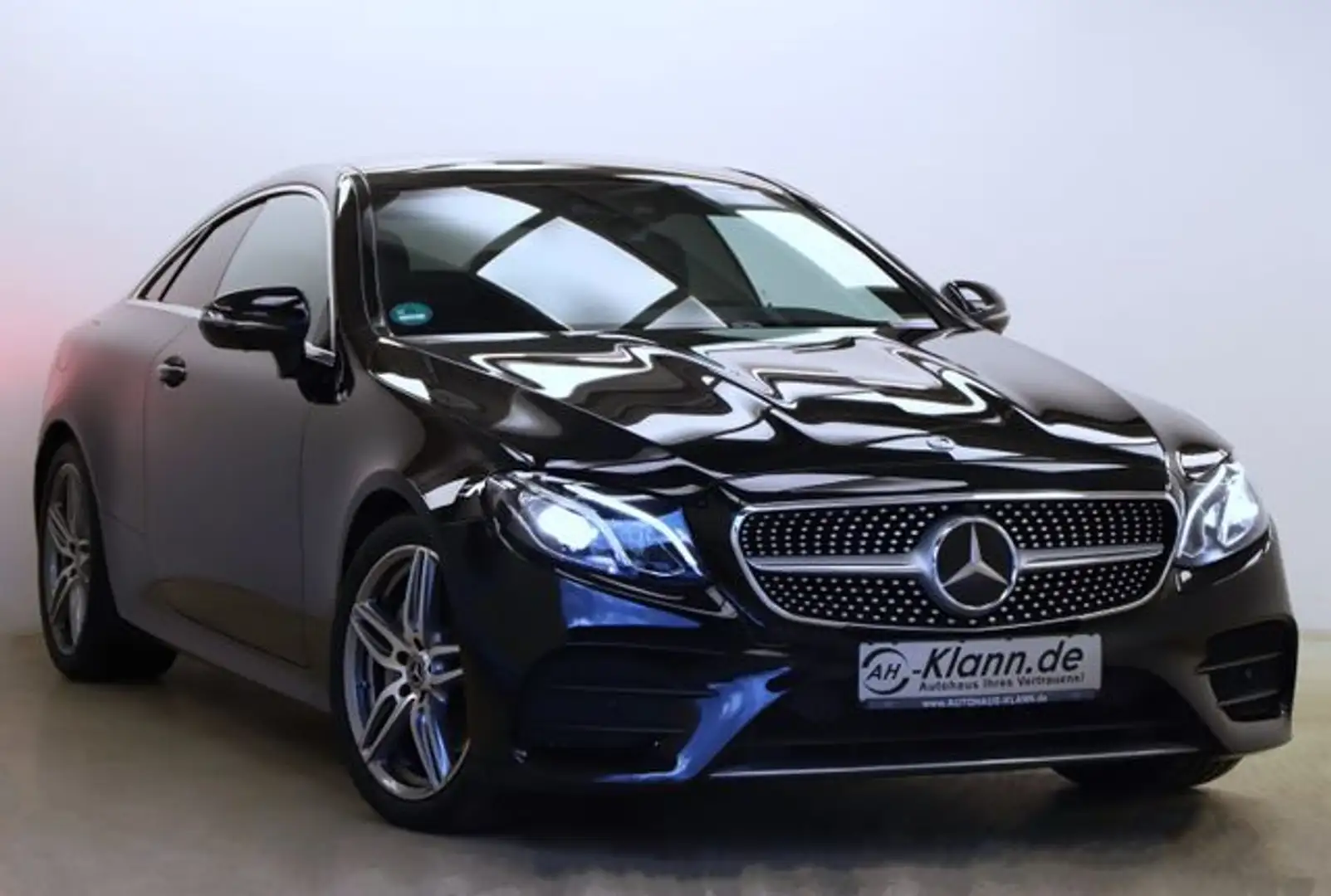Mercedes-Benz E 200 211PS Coupe AMG Line Memory Burmester Pano Negru - 1