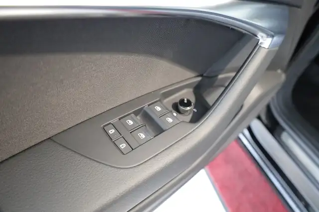 Audi A6 view 14