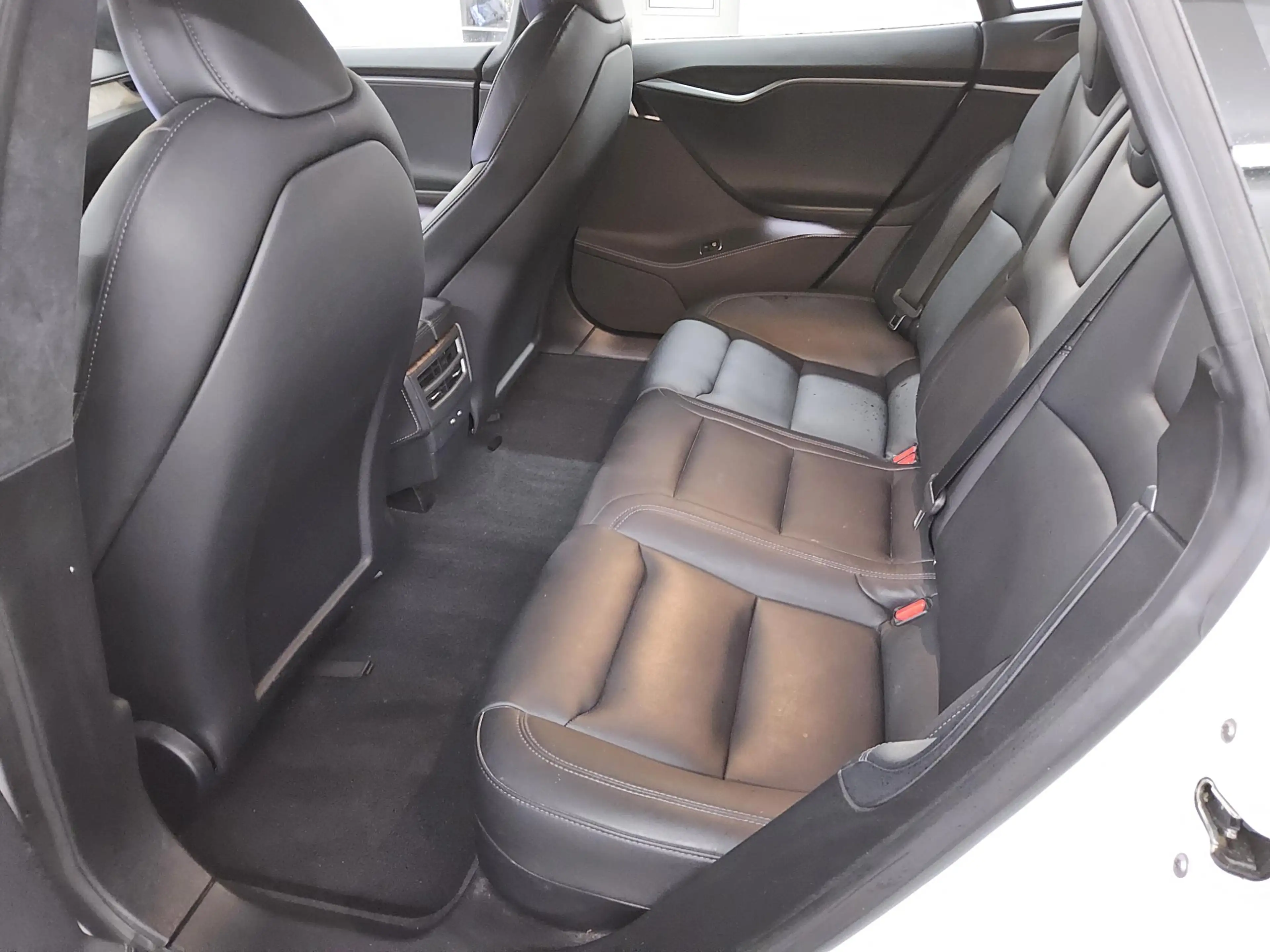 Tesla Model S Maximale-Reichweite Navi LED Pano 360 — photo 13