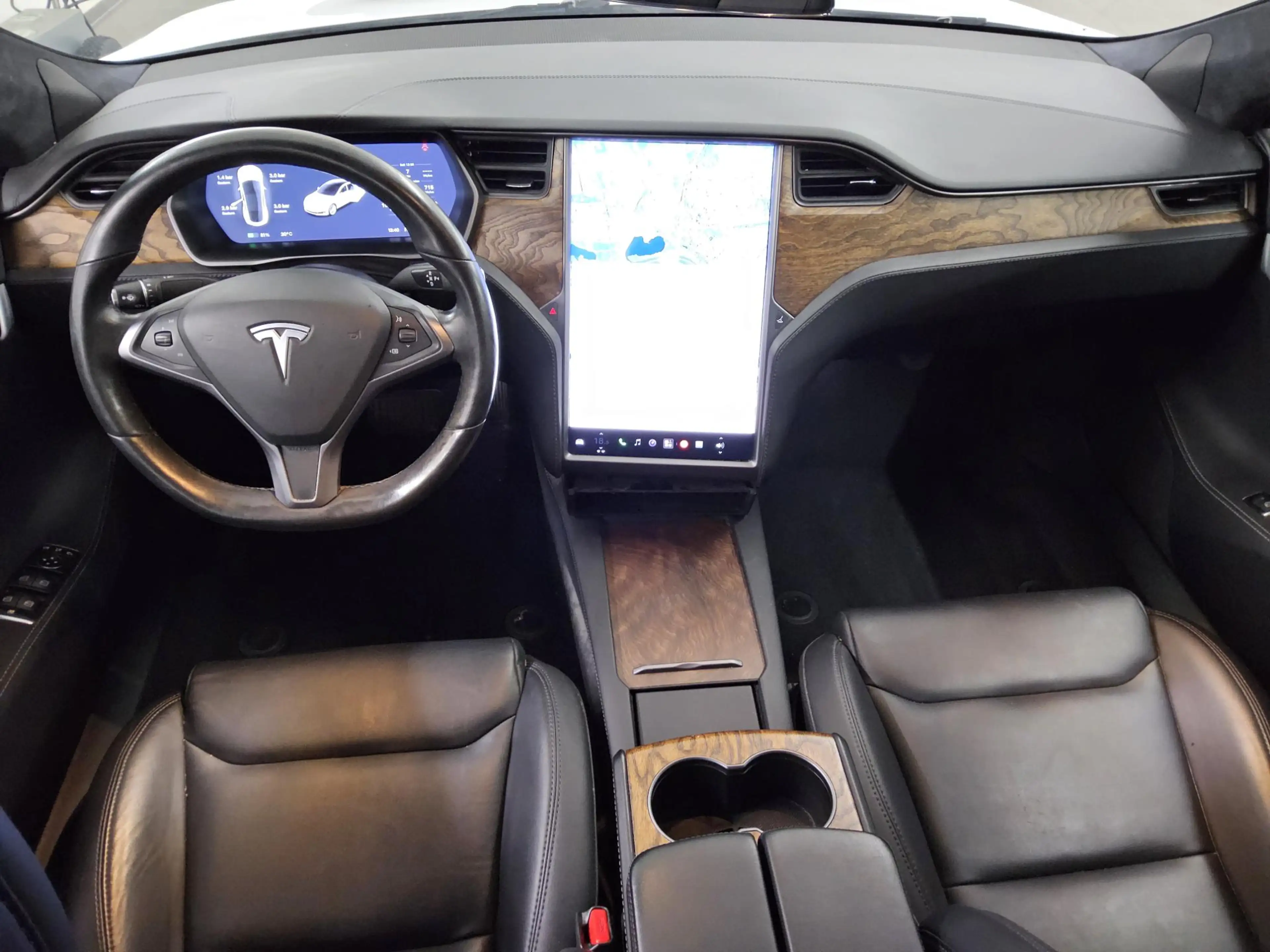 Tesla Model S Maximale-Reichweite Navi LED Pano 360 — photo 5