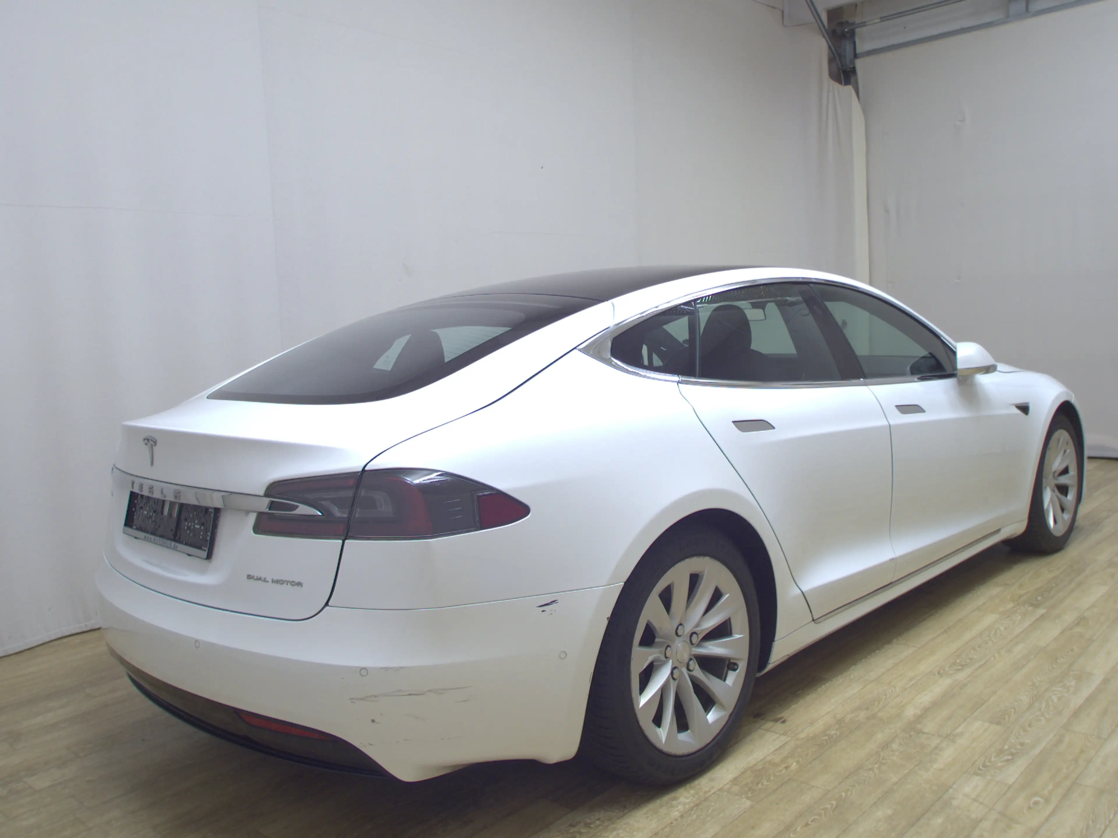 Tesla Model S Maximale-Reichweite Navi LED Pano 360 — photo 4