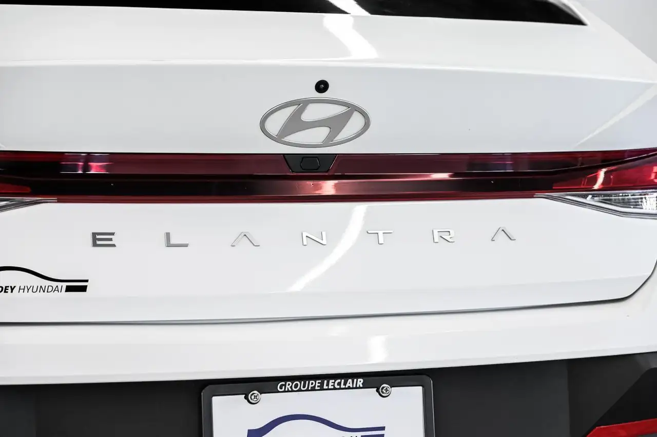Hyundai ELANTRA снимка Hyundai ELANTRA