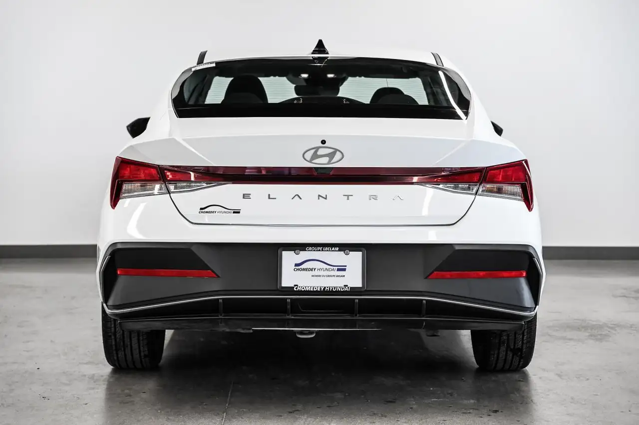 Hyundai ELANTRA снимка Hyundai ELANTRA