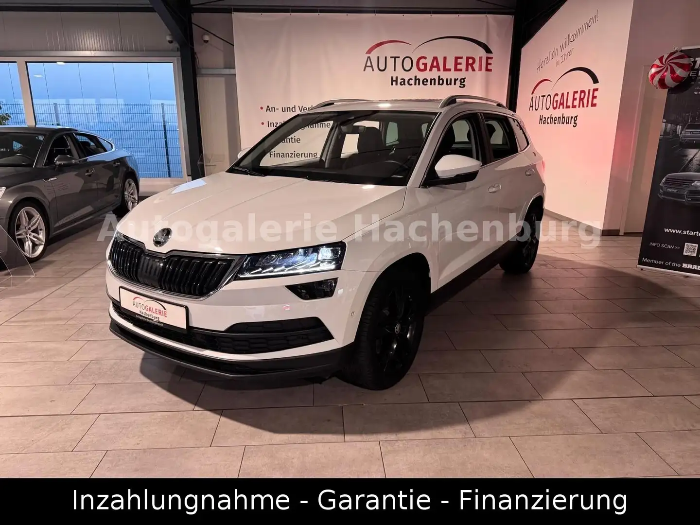 Skoda Karoq Style 4x4/Navi/ACC/CarPlay/Pano/Leder/LED Weiß - 1