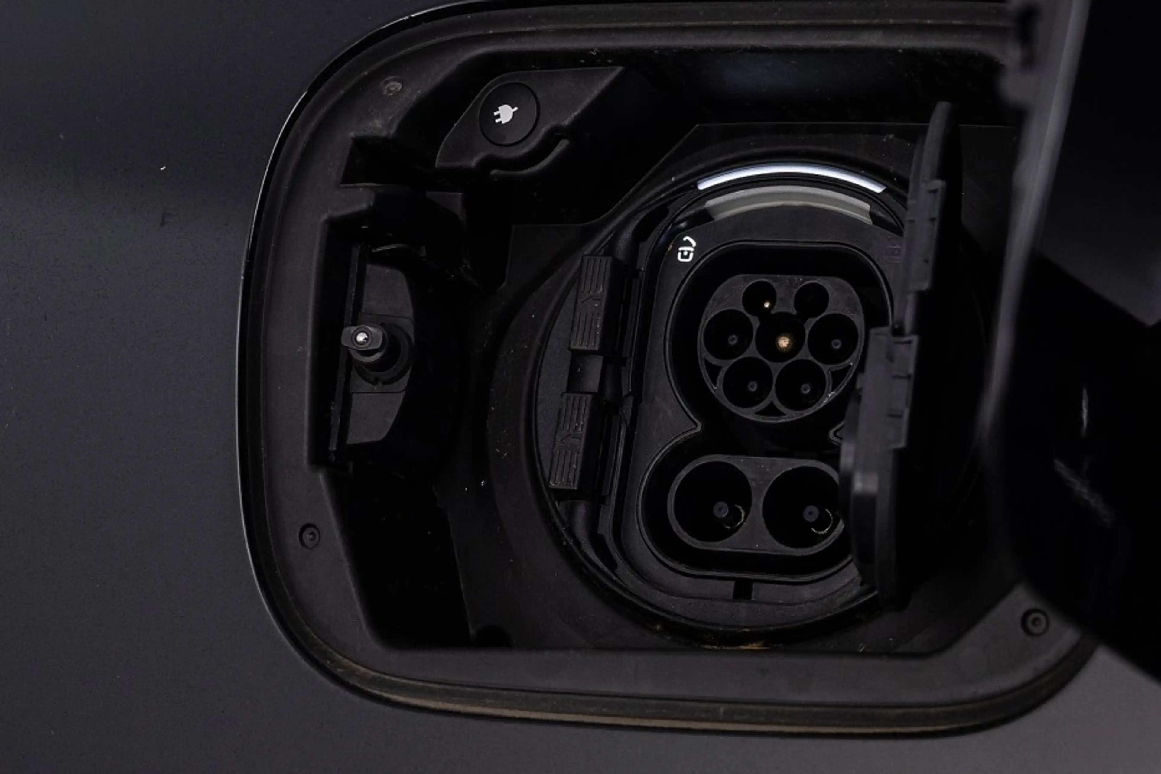 Mercedes-Benz EQB 250 AMG Line 67kwh 7-PERSOONS | PANORAMA | AMBIENT LIG — photo 31