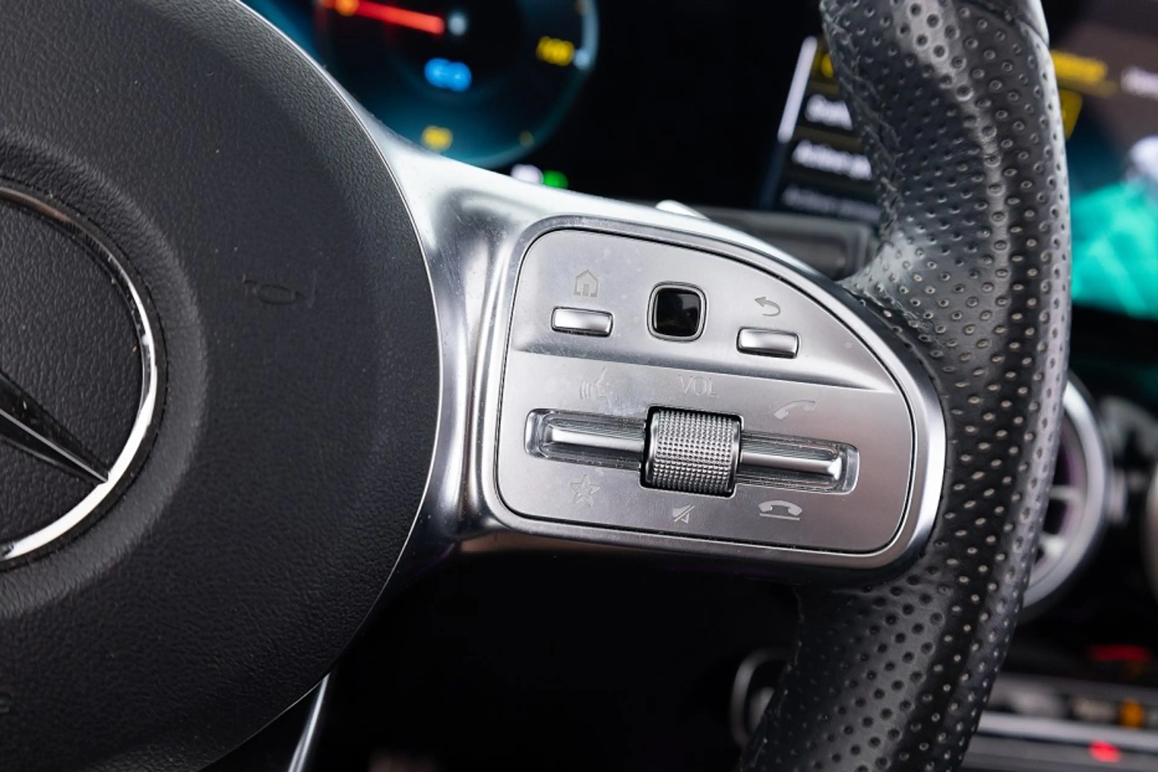 Mercedes-Benz EQB 250 AMG Line 67kwh 7-PERSOONS | PANORAMA | AMBIENT LIG — photo 23