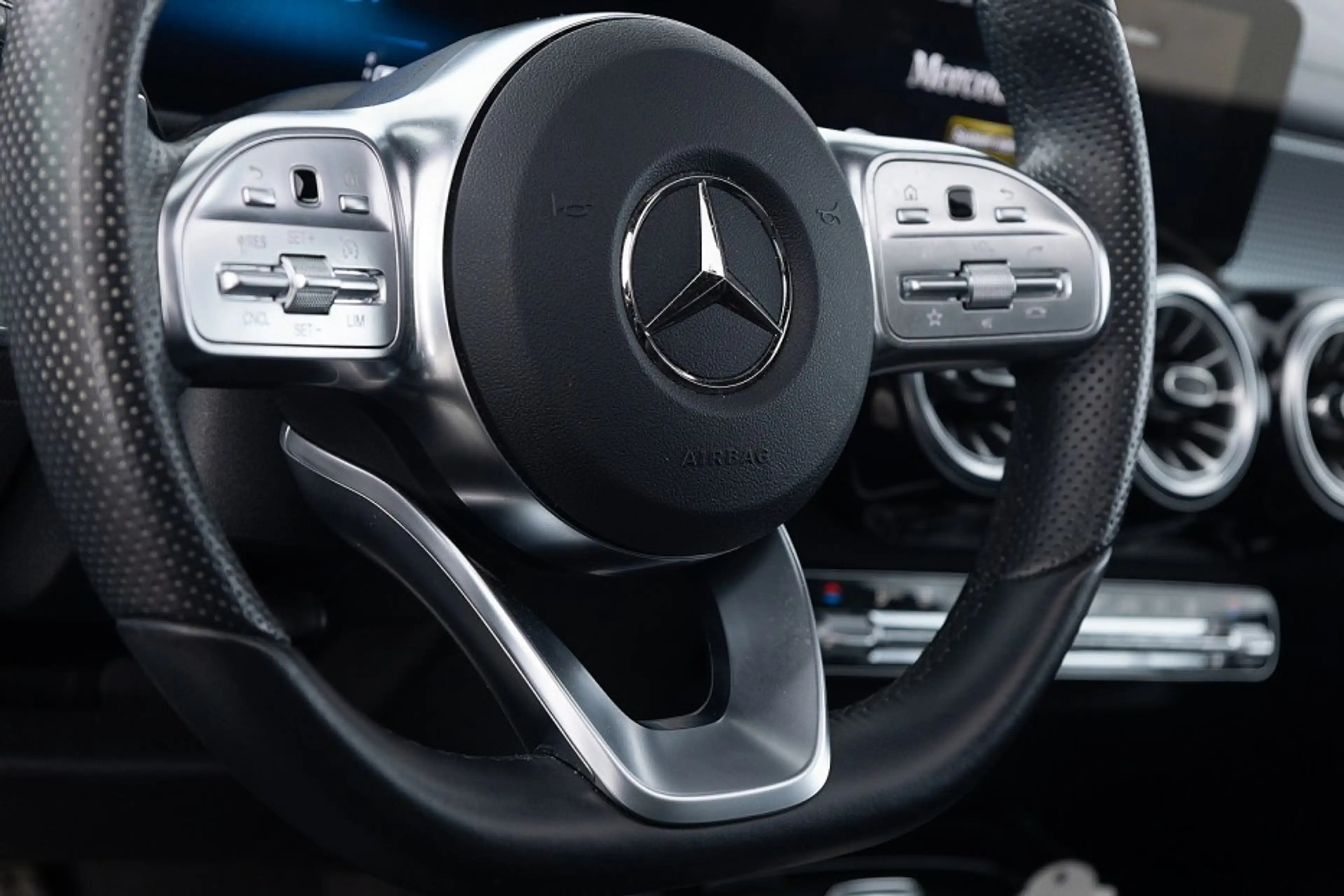 Mercedes-Benz EQB 250 AMG Line 67kwh 7-PERSOONS | PANORAMA | AMBIENT LIG — photo 13