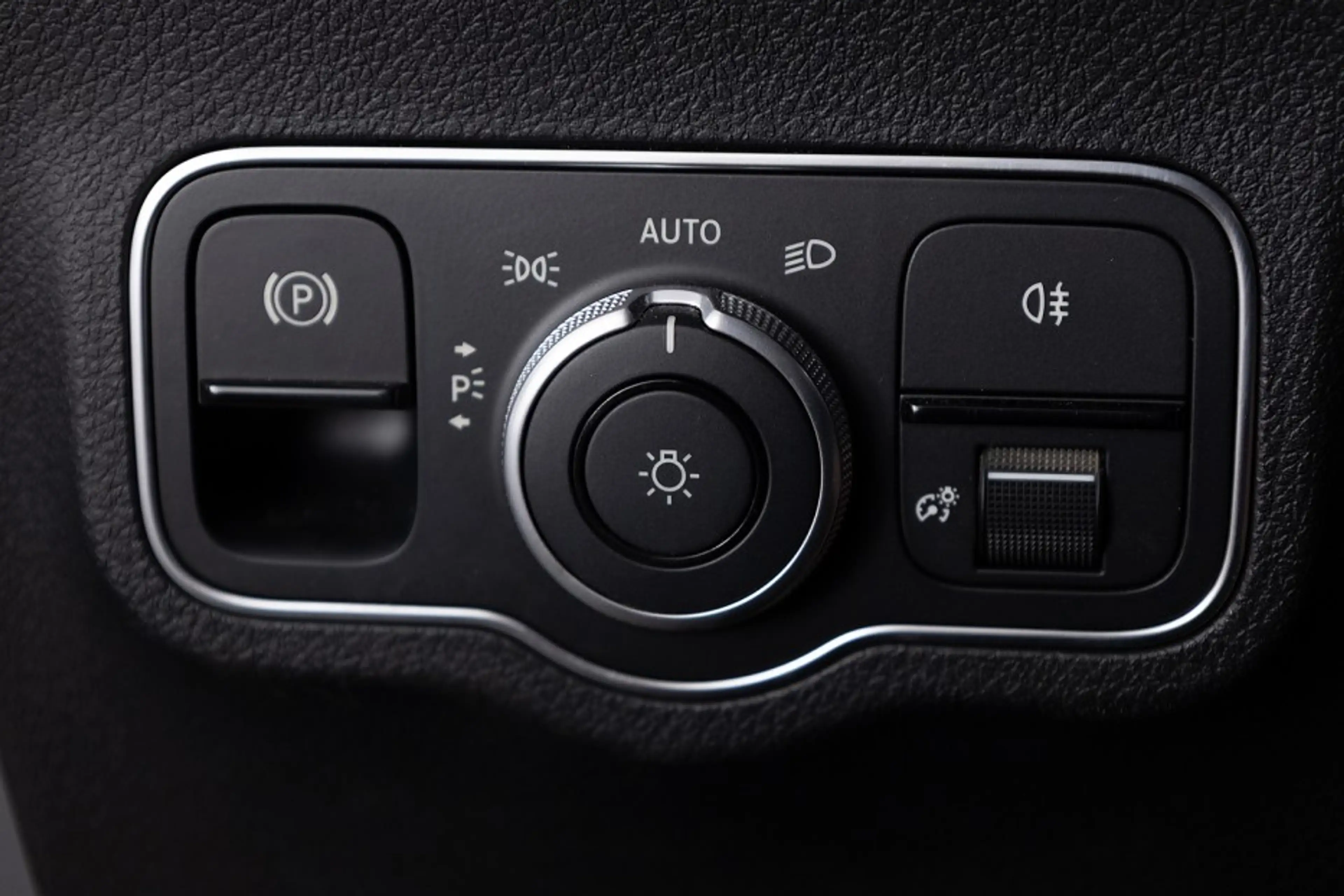 Mercedes-Benz EQB 250 AMG Line 67kwh 7-PERSOONS | PANORAMA | AMBIENT LIG — photo 14