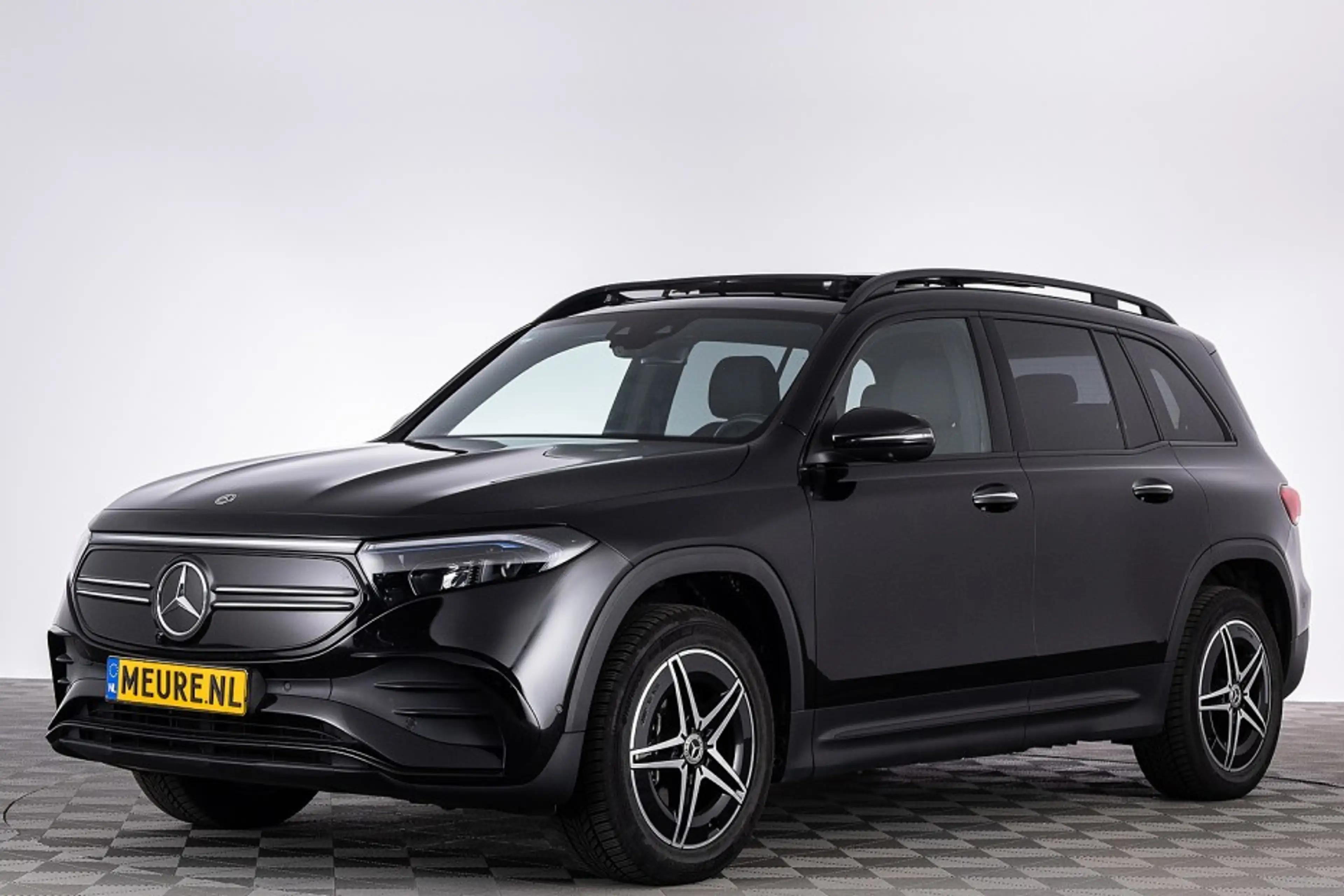 Mercedes-Benz EQB 250 AMG Line 67kwh 7-PERSOONS | PANORAMA | AMBIENT LIG — photo 37