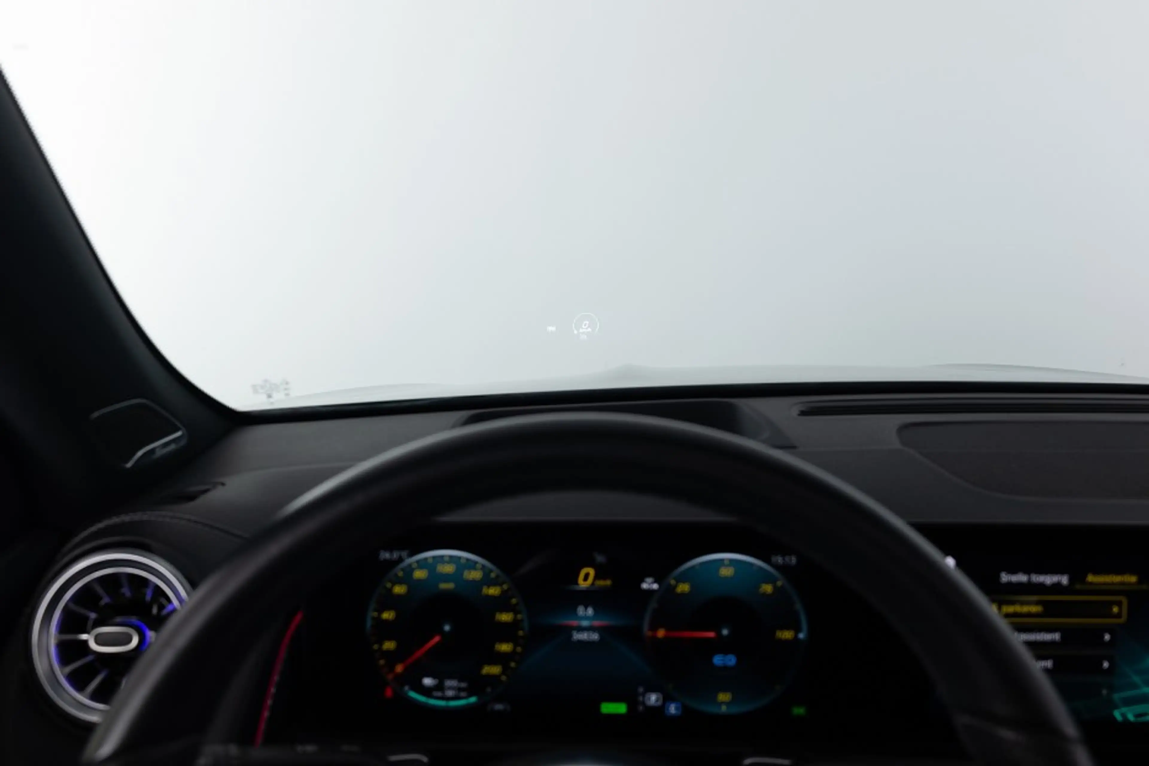 Mercedes-Benz EQB 250 AMG Line 67kwh 7-PERSOONS | PANORAMA | AMBIENT LIG — photo 26