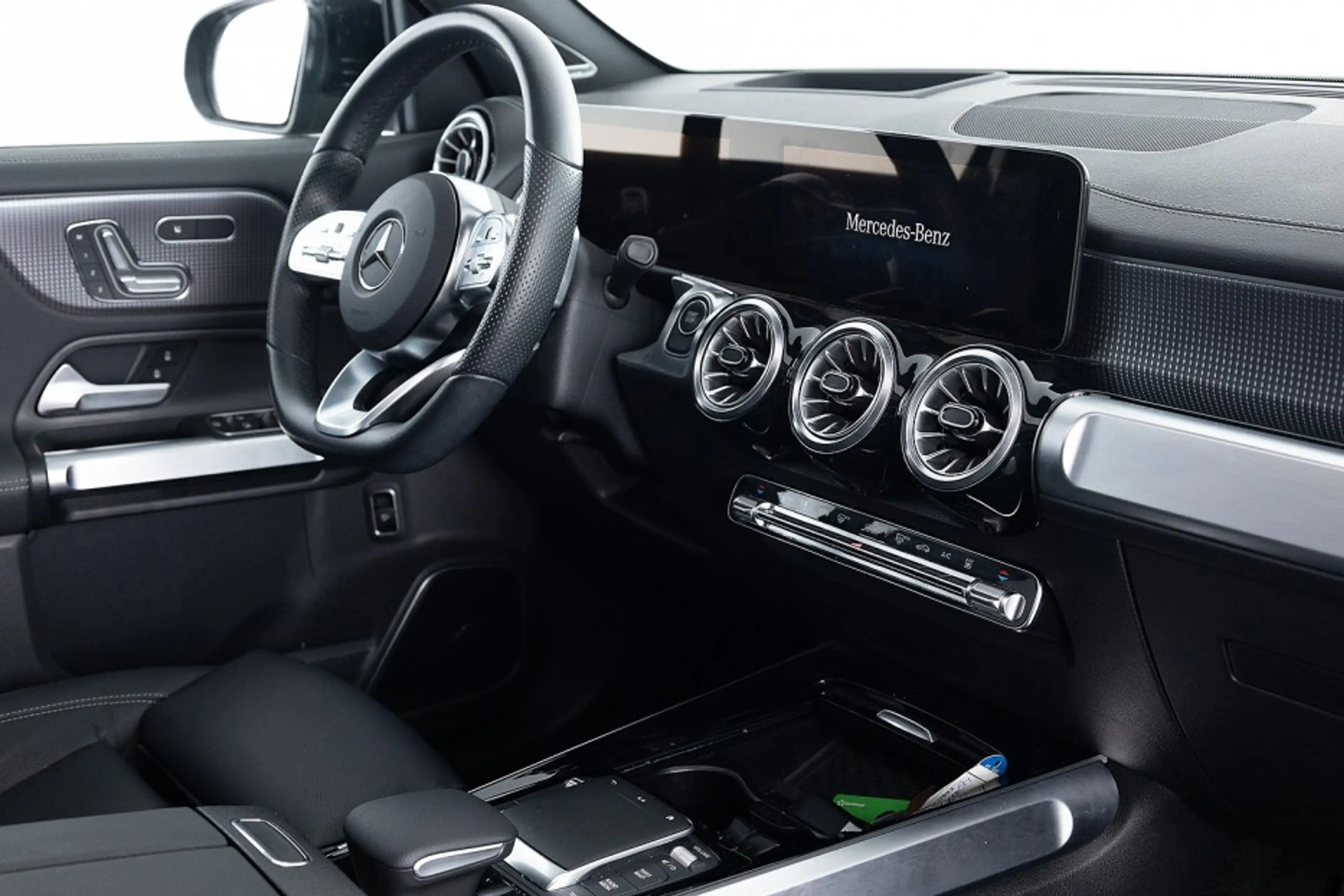 Mercedes-Benz EQB 250 AMG Line 67kwh 7-PERSOONS | PANORAMA | AMBIENT LIG — photo 3