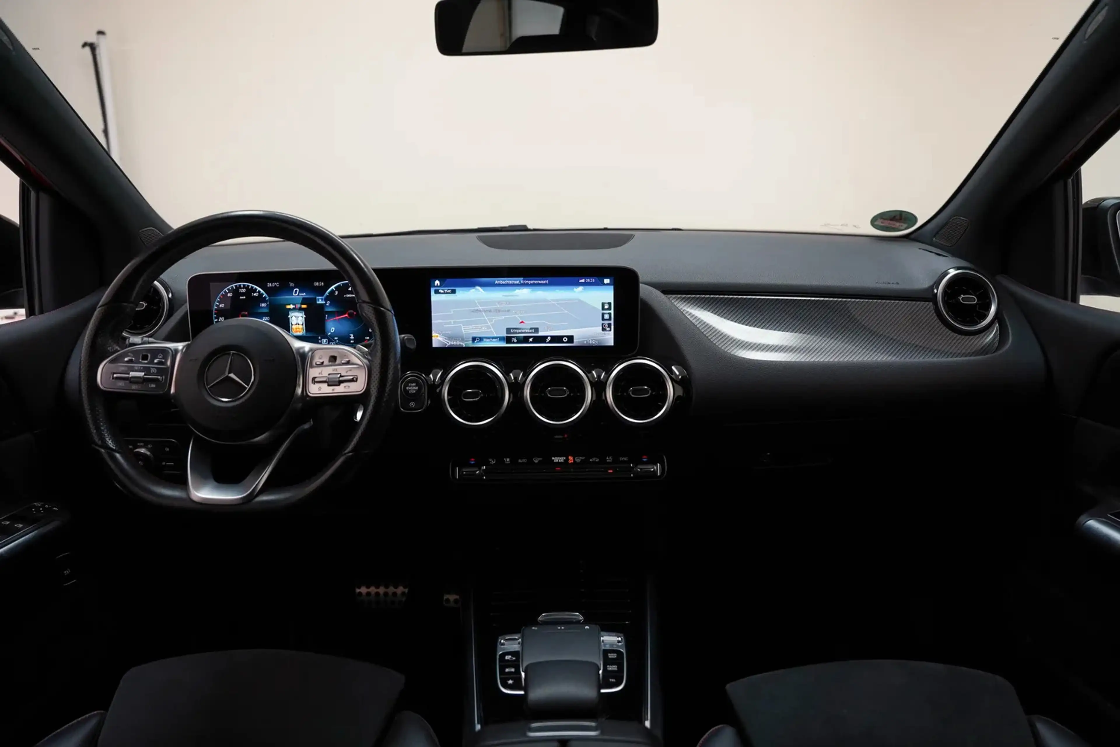 Mercedes-Benz B 200 AMG-Line Night Aut. [ Panorama LED Navi Camera] — photo 4