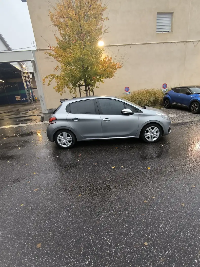 Peugeot 208 PureTech 82ch S&S BVM5 Signature - 1