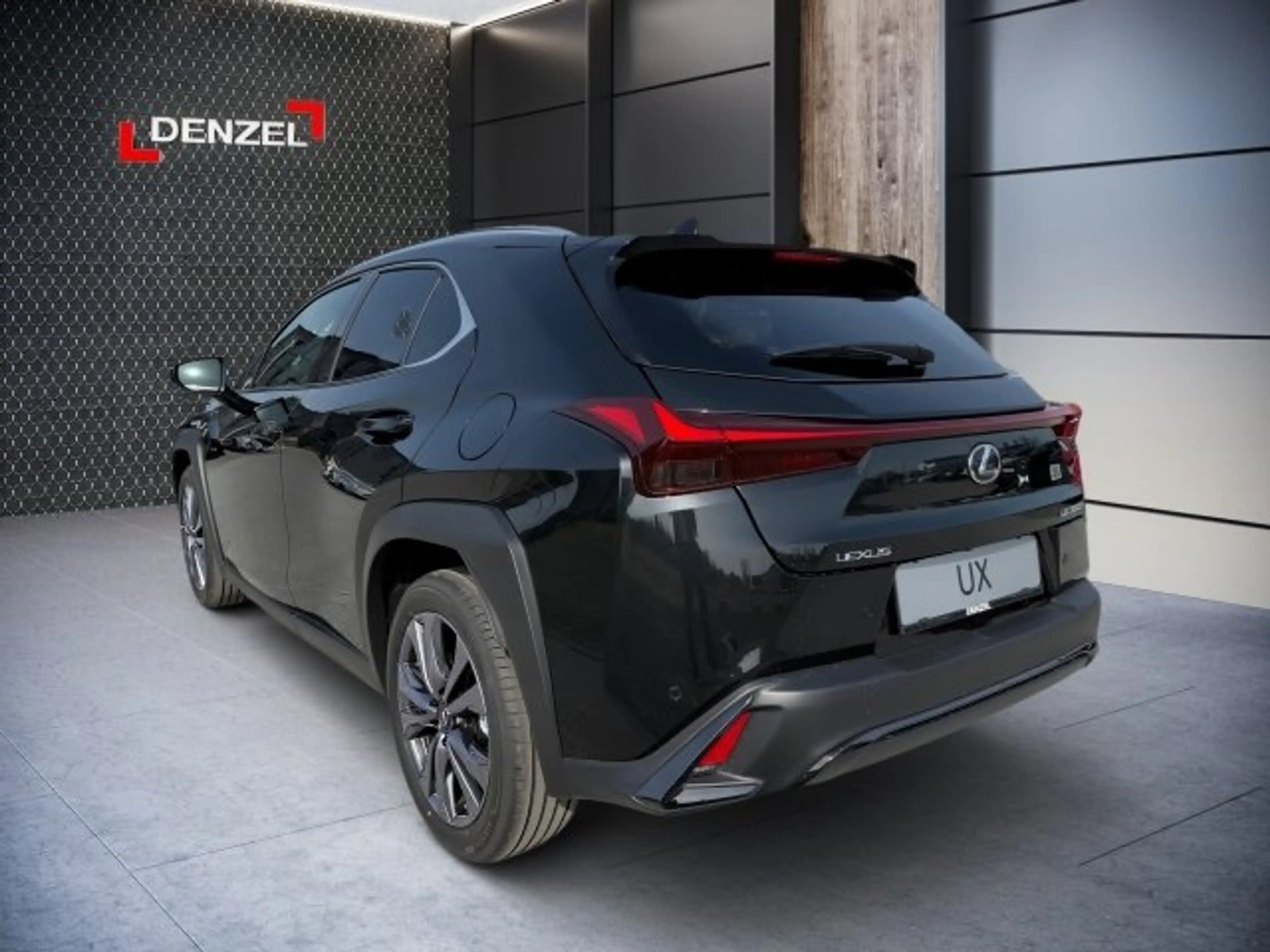 Lexus UX 300h F-Sport Design FWD Hybrid — photo 3