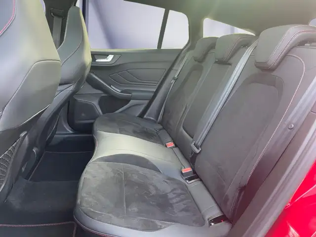 Ford Focus view 9