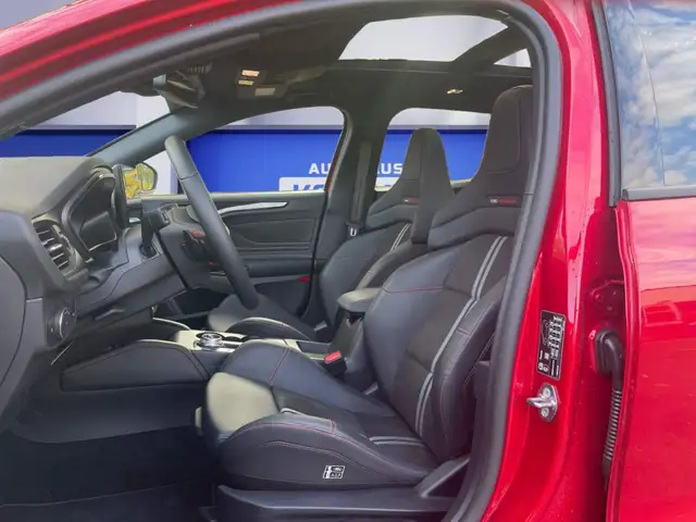 Ford Focus view 8