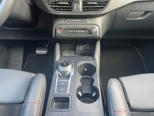 Ford Focus view 13