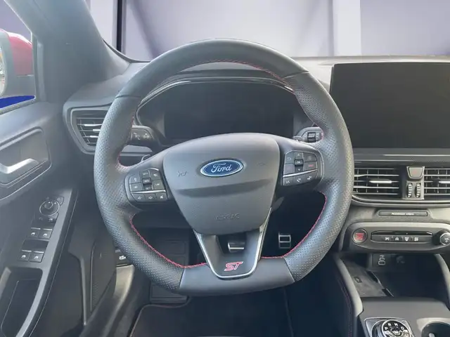Ford Focus view 11