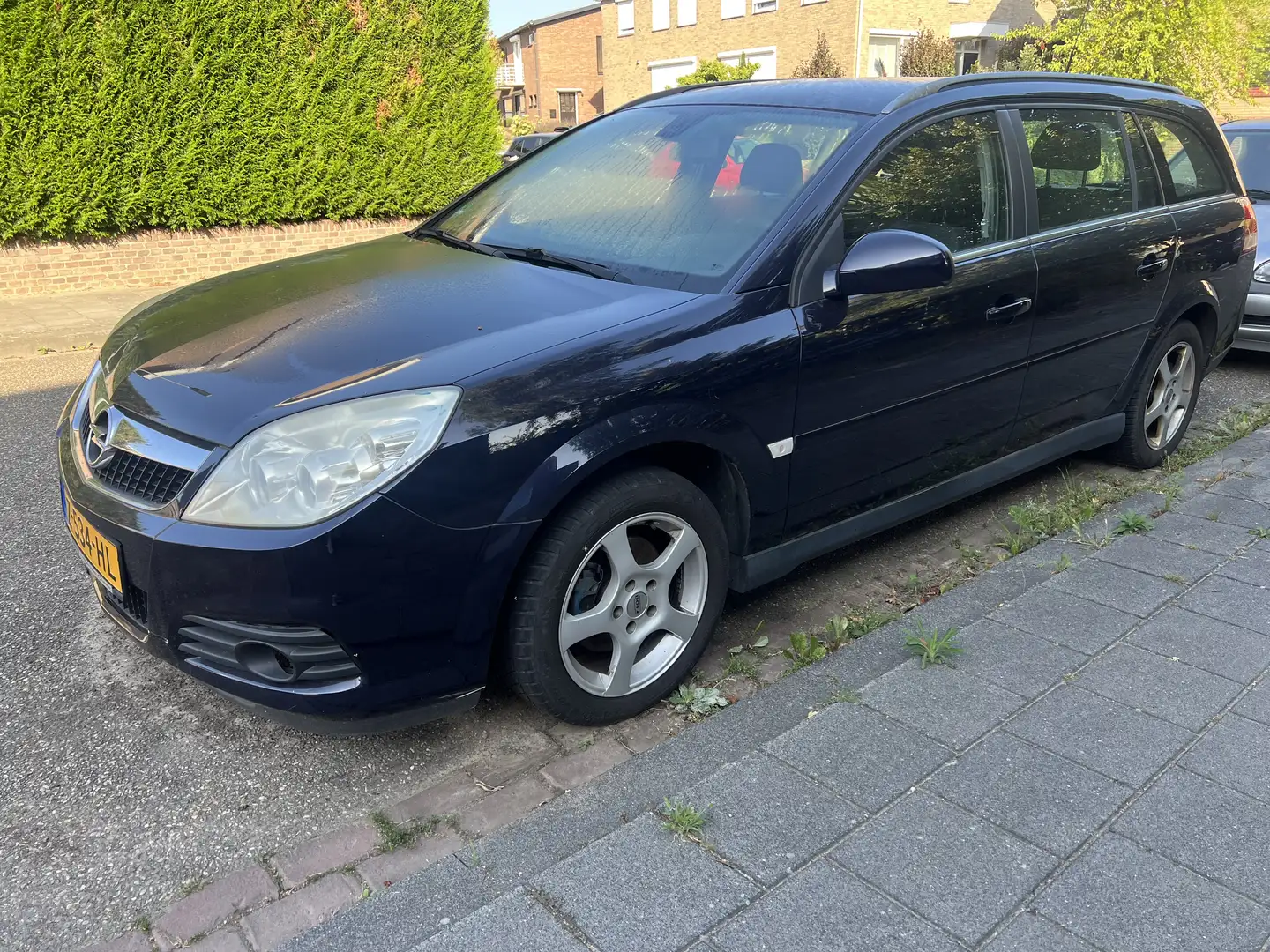 Opel Vectra 2.2-16V Essentia Blauw - 1