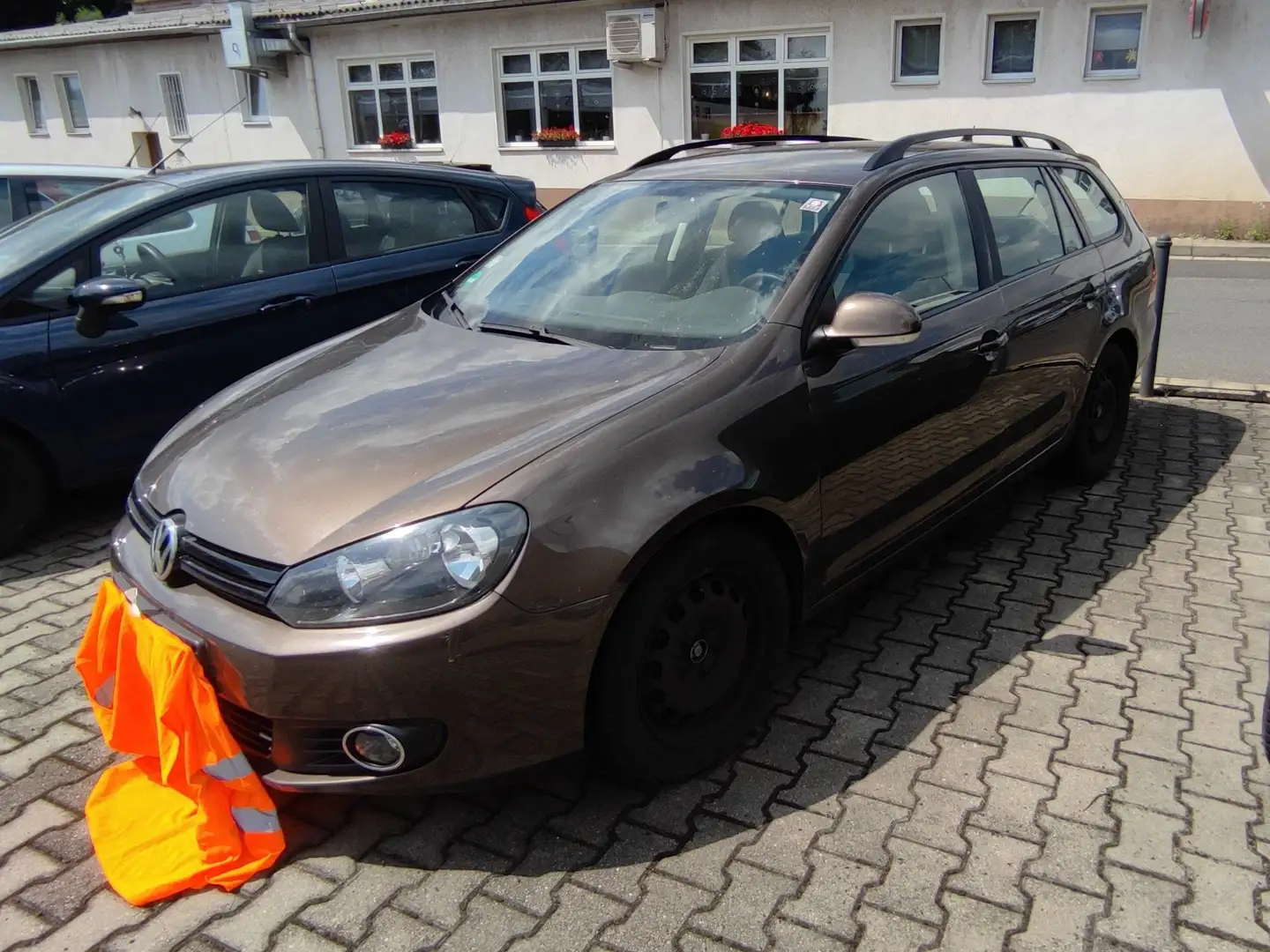 Volkswagen Golf Variant Golf 1.6 TDI DPF DSGMATCH Marrón - 2