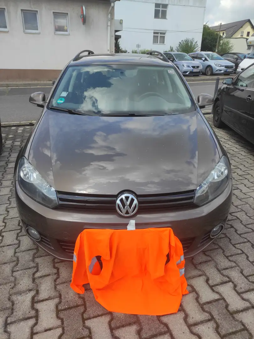 Volkswagen Golf Variant Golf 1.6 TDI DPF DSGMATCH Marrón - 1