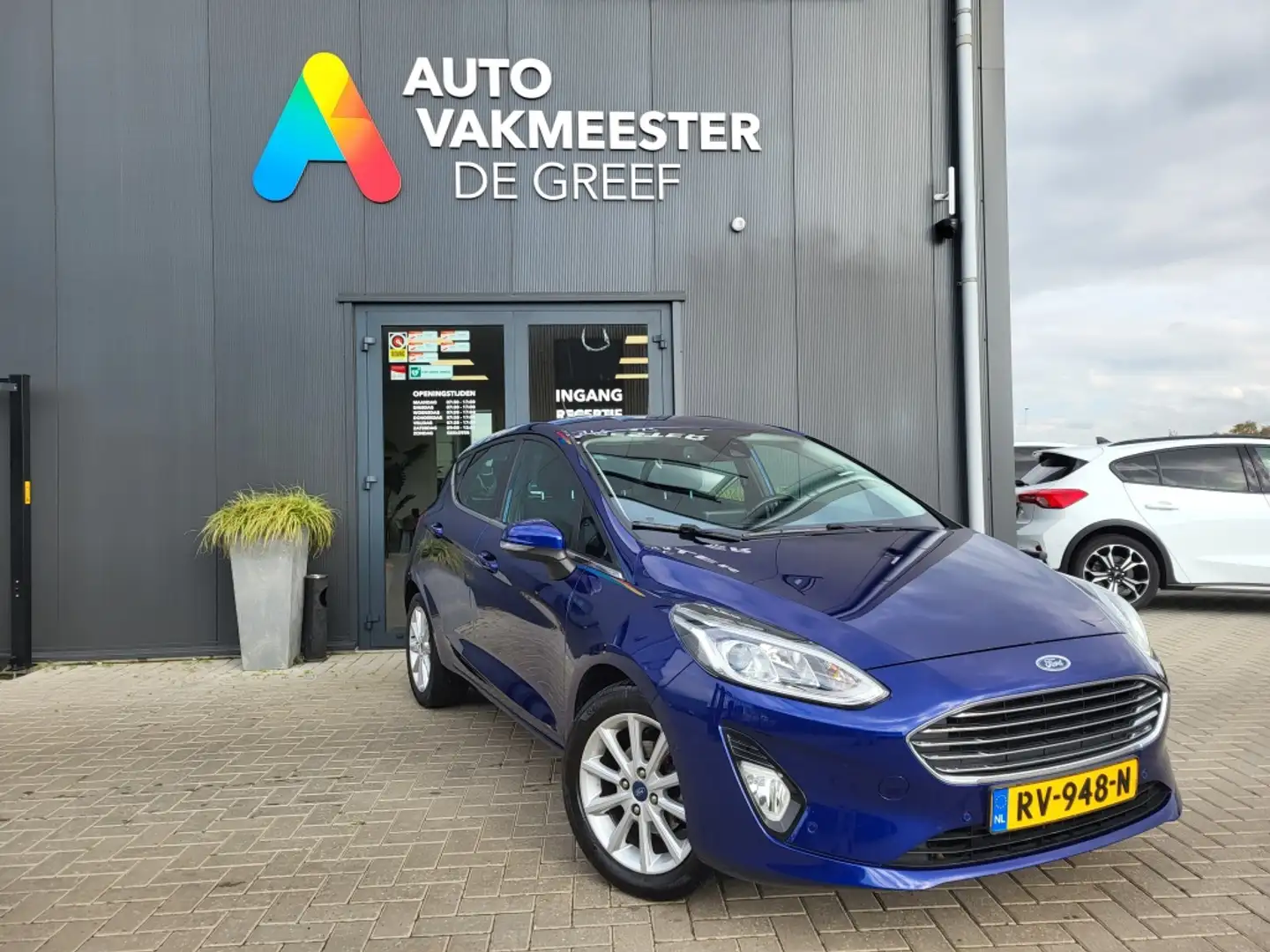 Ford Fiesta 1.5 TDCi Titanium 1e eigenaar Camera Voorruitverwa Blauw - 2