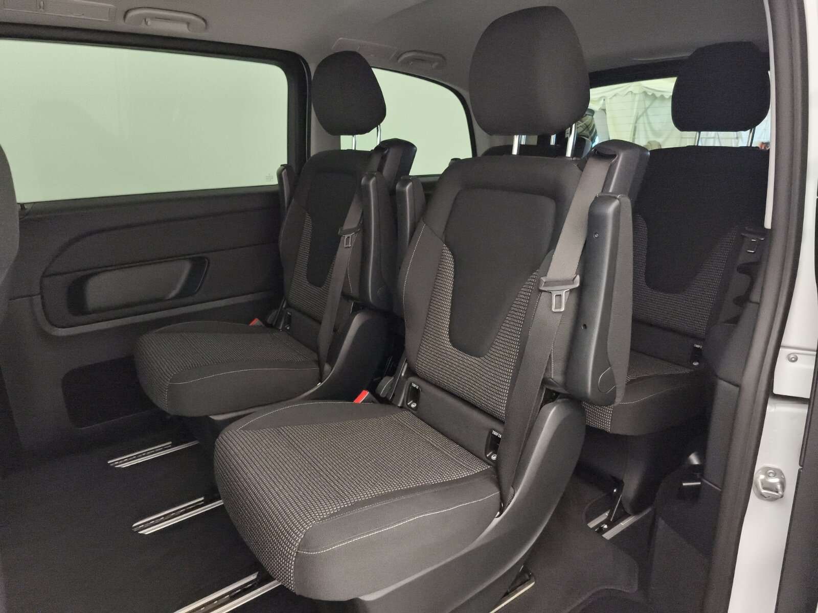 Mercedes-Benz V 220