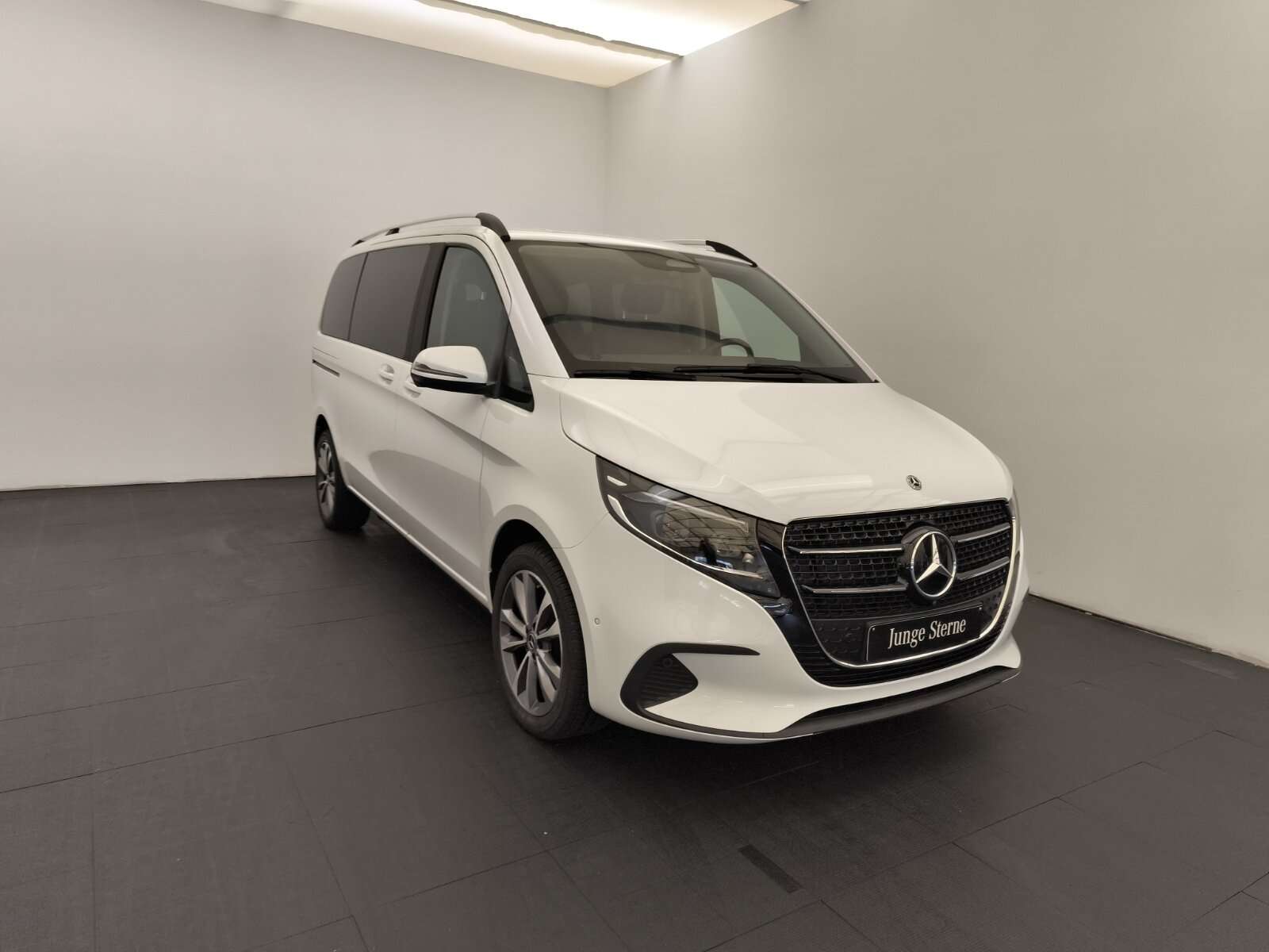 Mercedes-Benz V 220