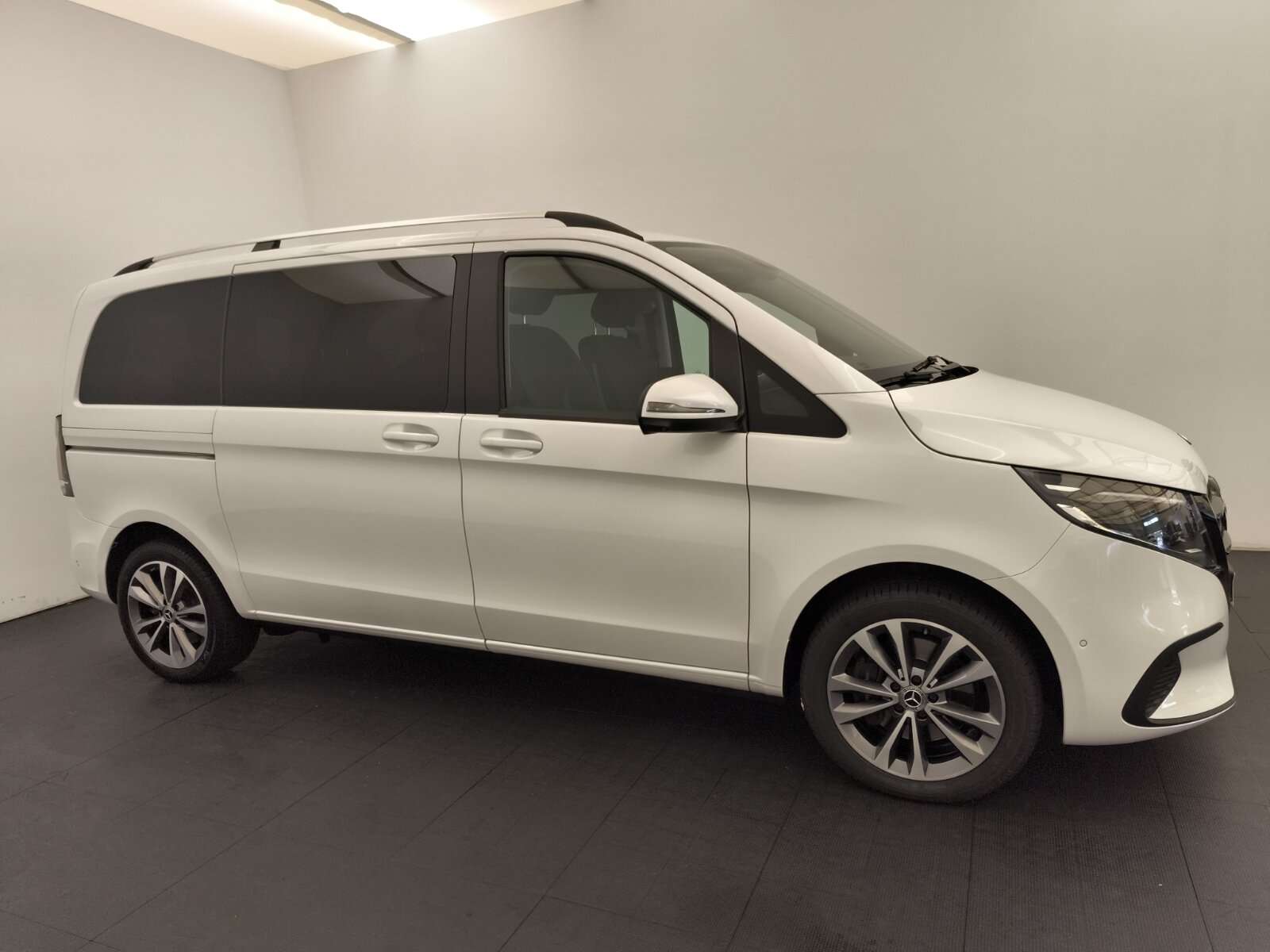 Mercedes-Benz V 220