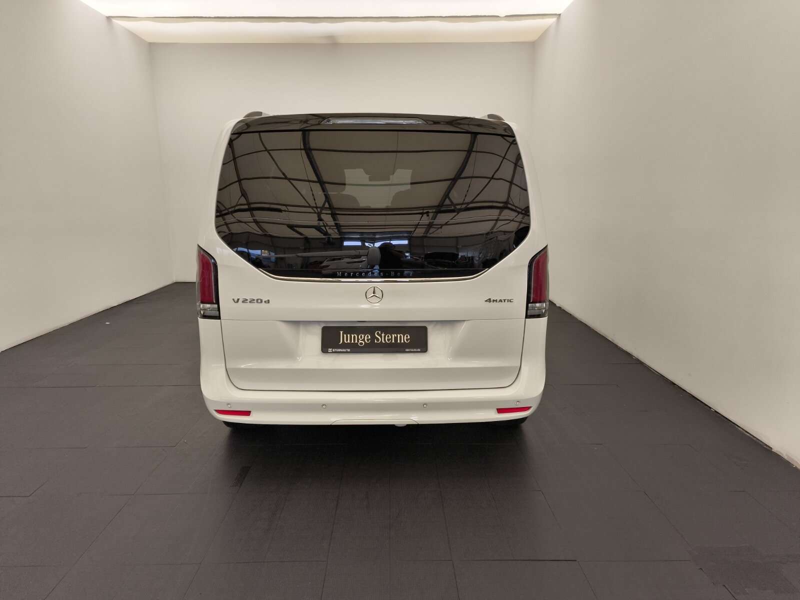 Mercedes-Benz V 220