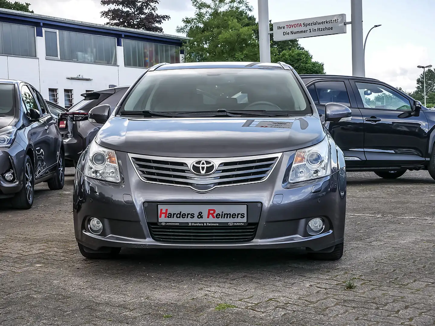Toyota Avensis Combi 2.2 D-4D KAMERA XENON NAVI AHK Grau - 2
