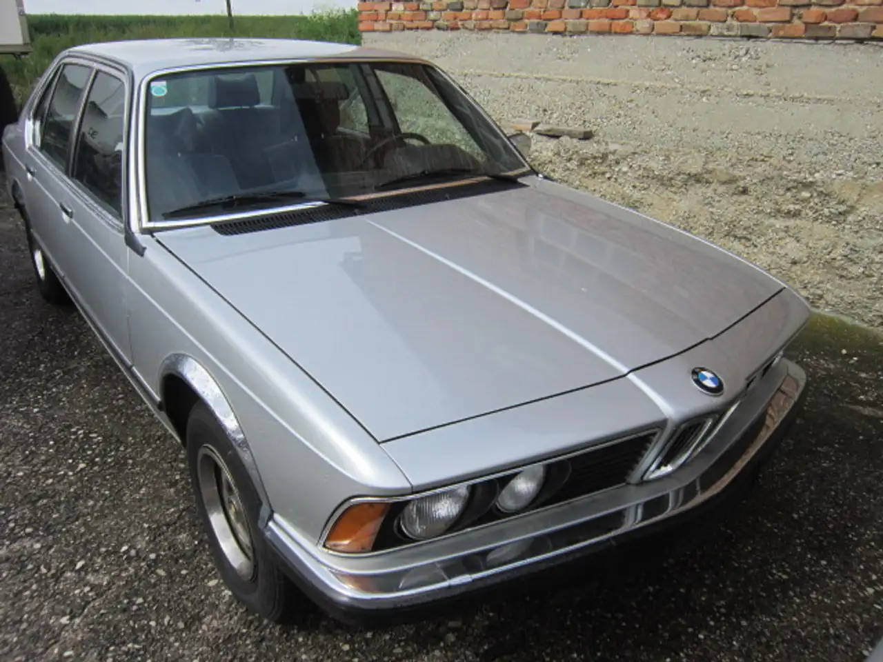 BMW 732 7er-Reihe (E23/E27), foto 2