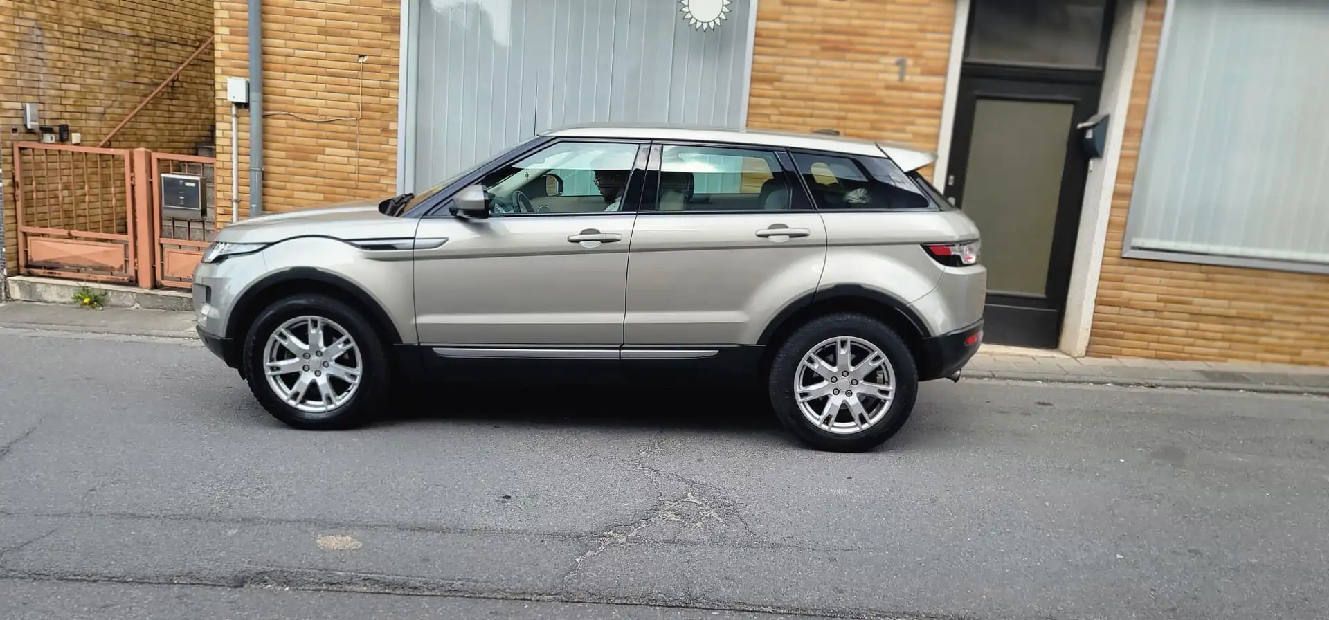 Land Rover Range Rover Evoque Pure Technik Beige - 2