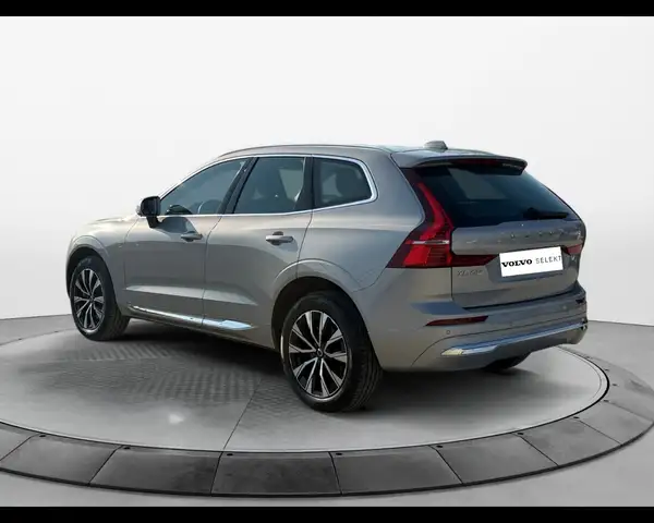 Volvo XC60 view 3