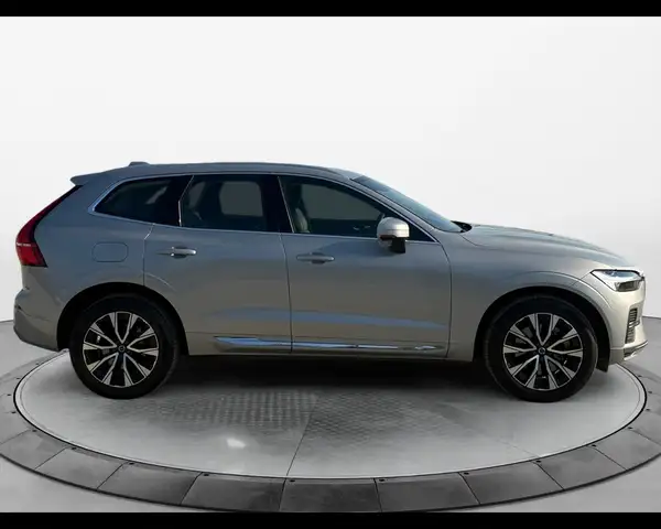 Volvo XC60 view 6