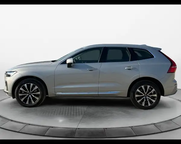 Volvo XC60 view 2