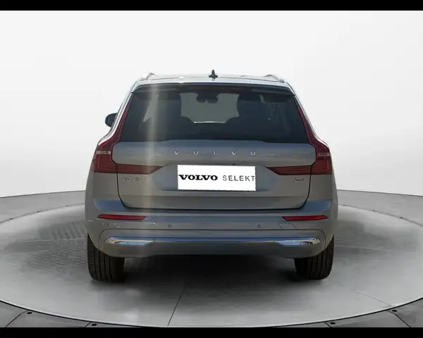 Volvo XC60 view 4