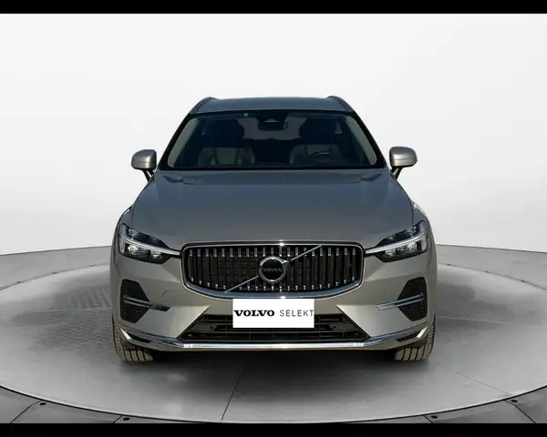 Volvo XC60 view 8