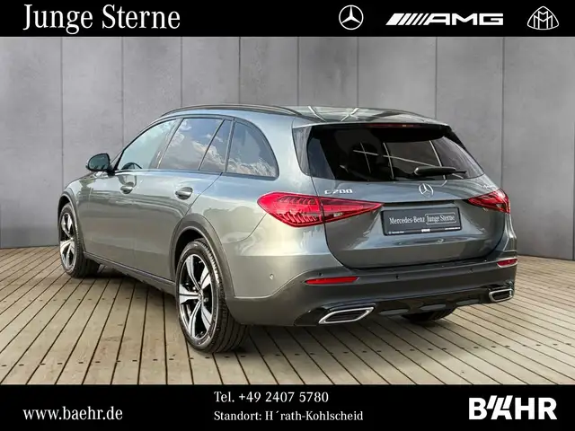 Mercedes-Benz C-Class view 3