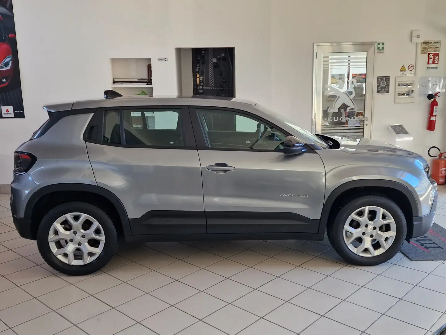 Jeep Avenger Avenger 1.2 turbo Altitude fwd 100cv Grau - 2