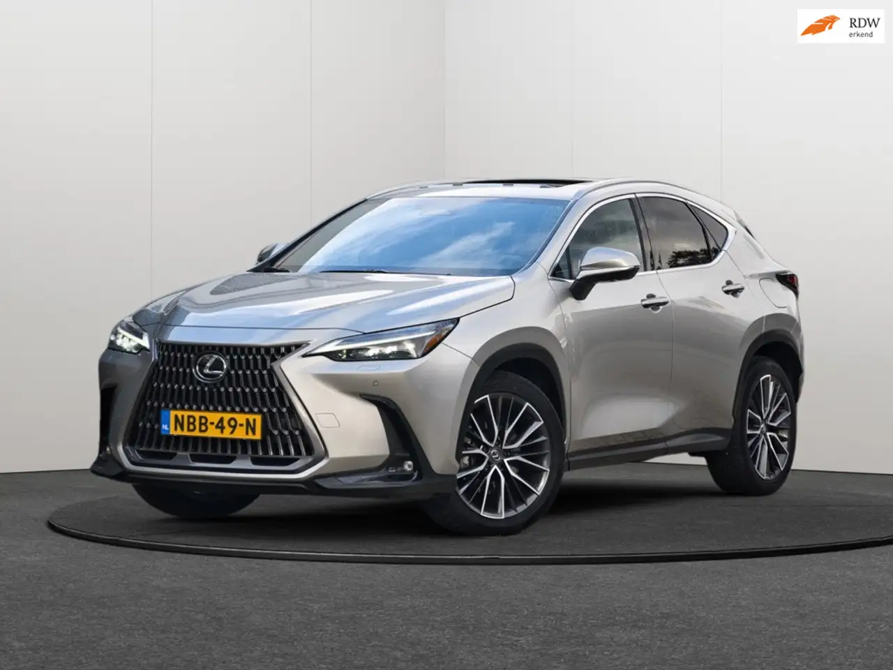 Lexus NX 450h+
