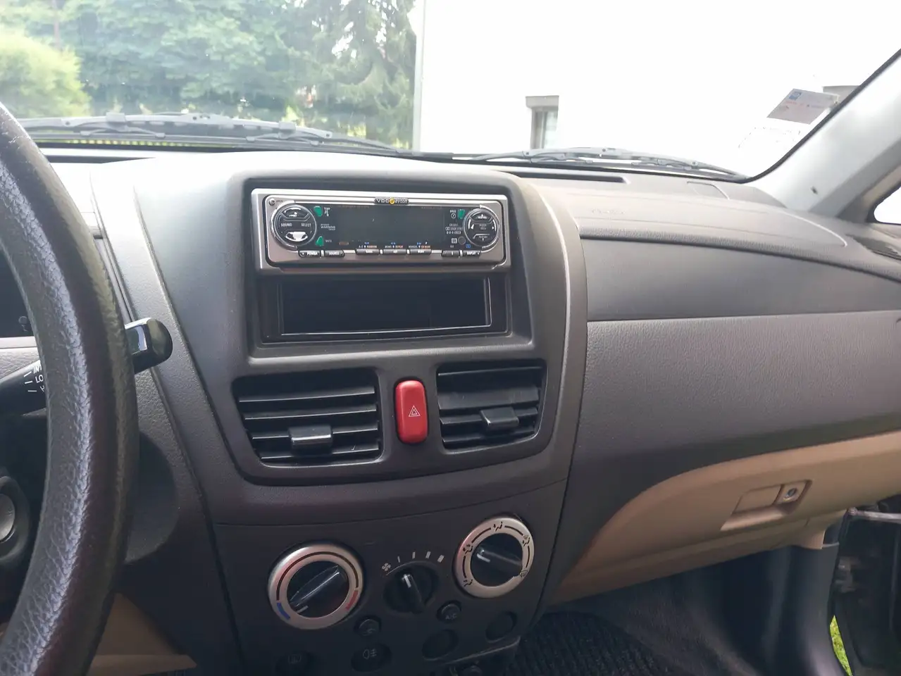 Suzuki Liana 1.6, foto 10
