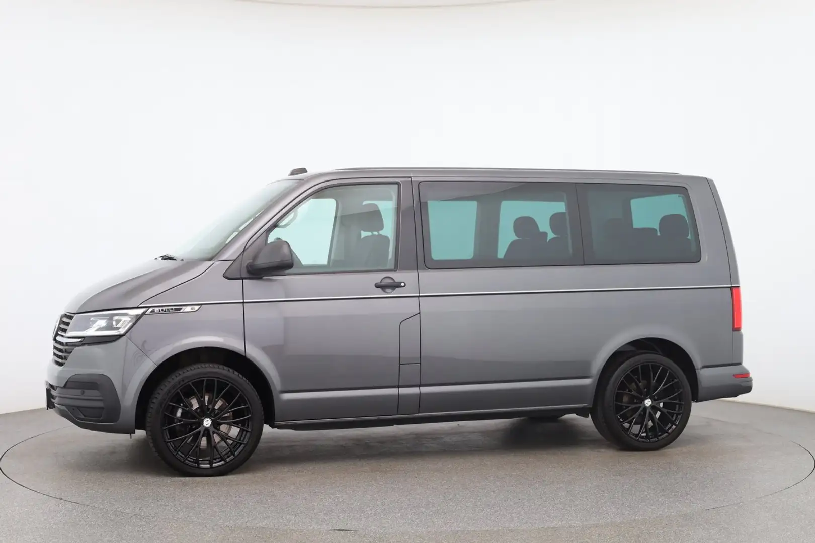 Volkswagen T6.1 Multivan VW T6.1 Multivan Trendline TDI 4MOTION Grau - 2