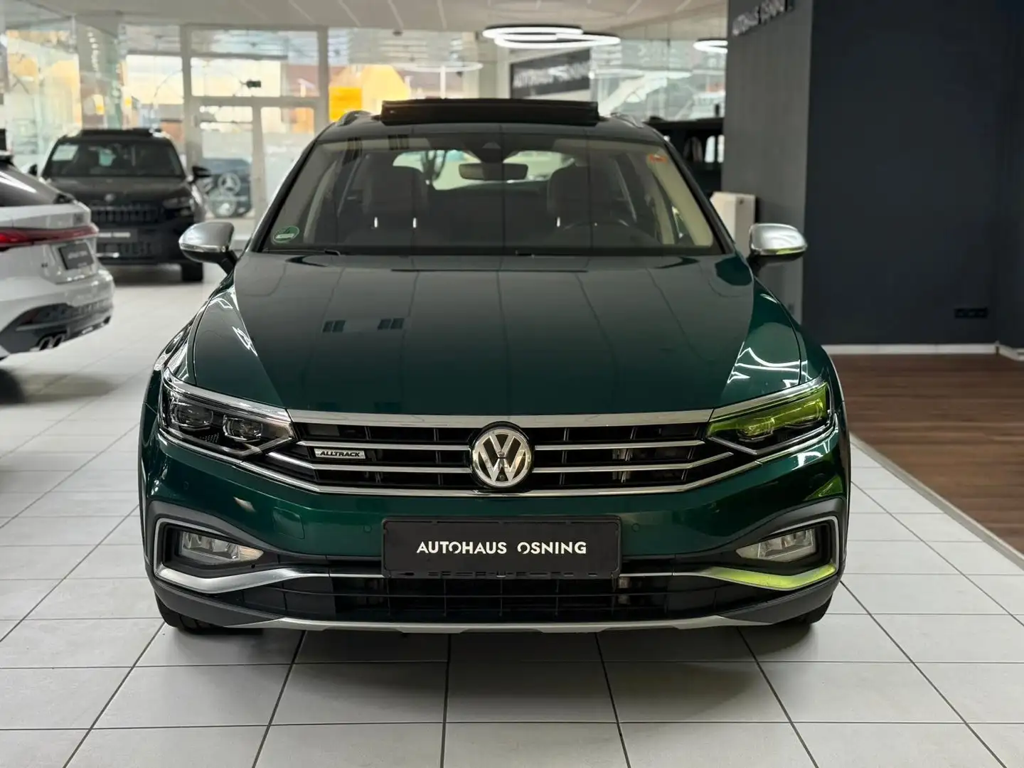 Volkswagen Passat Alltrack 4Motion PANO LEDER VIRTUAL VOLL Grün - 2