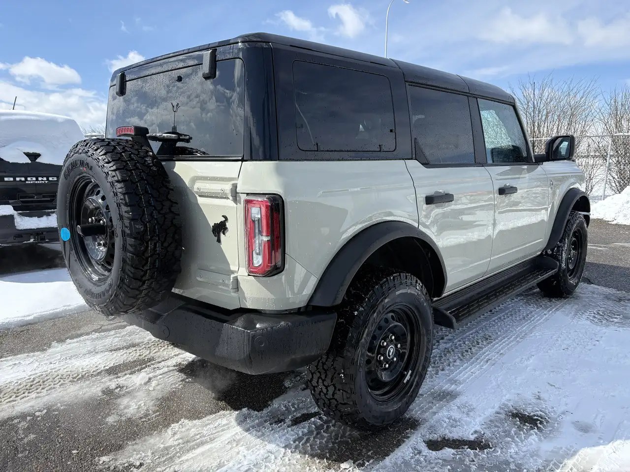 Ford Bronco снимка Ford Bronco
