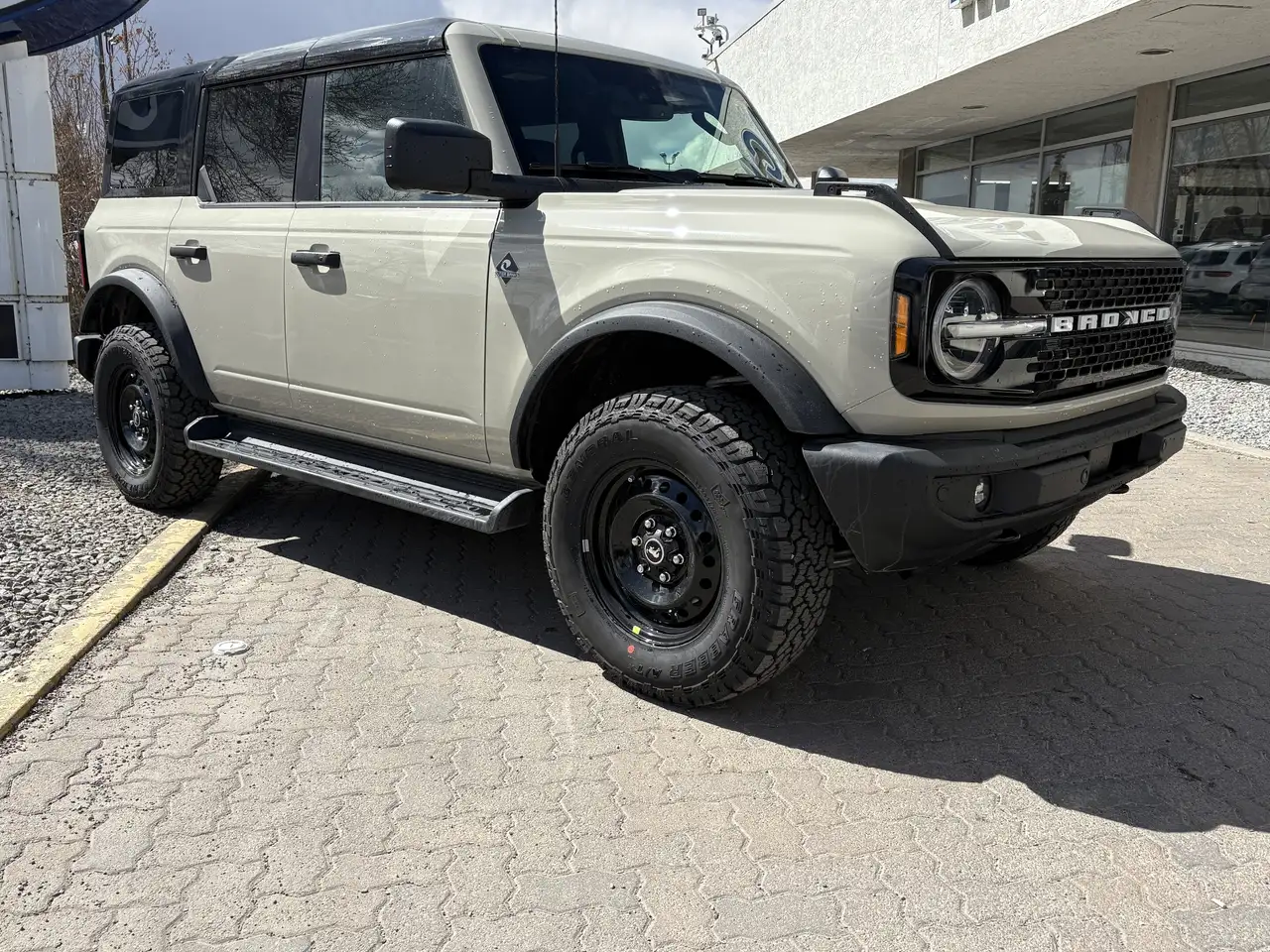 Ford Bronco снимка Ford Bronco