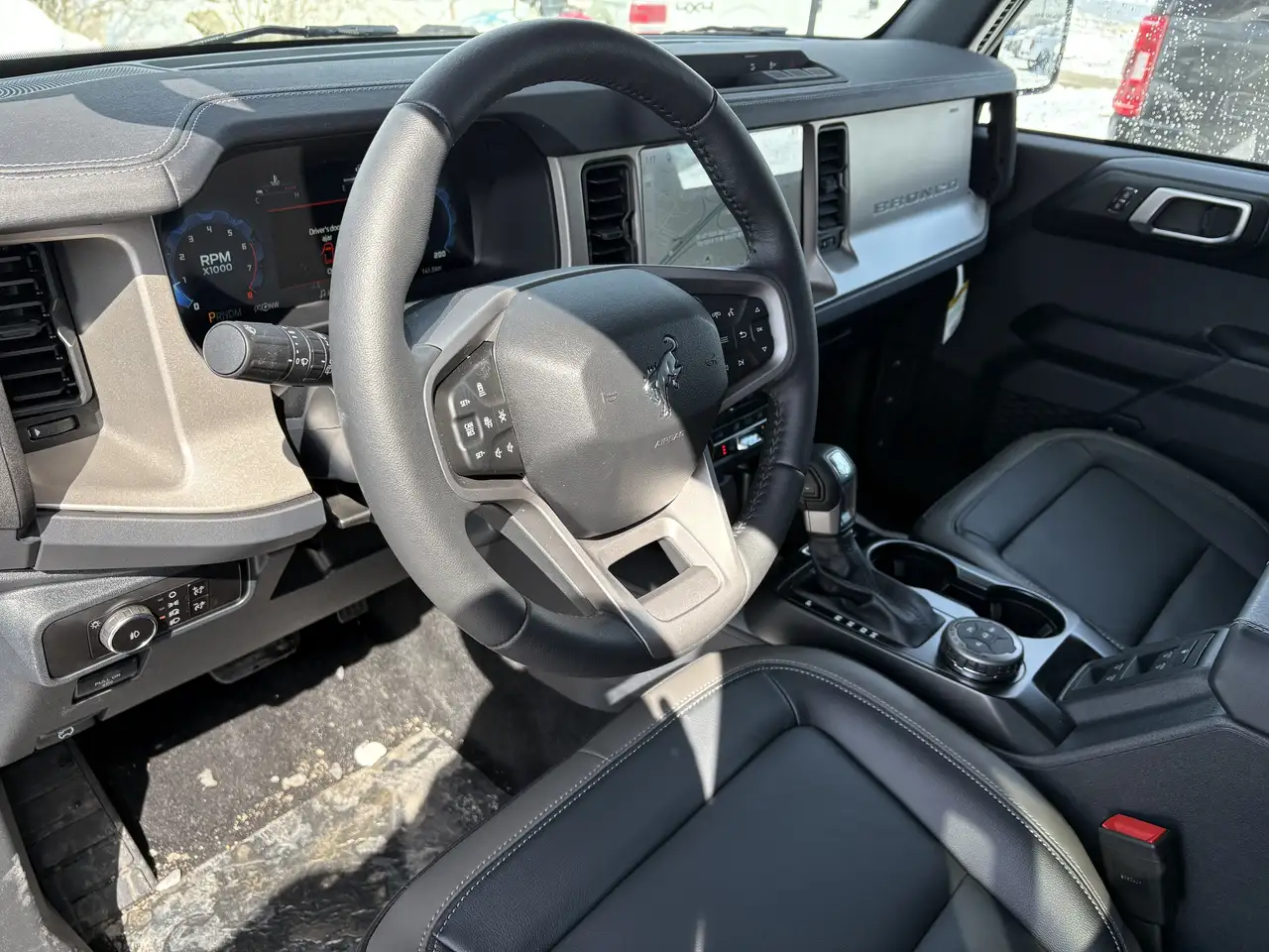 Ford Bronco снимка Ford Bronco