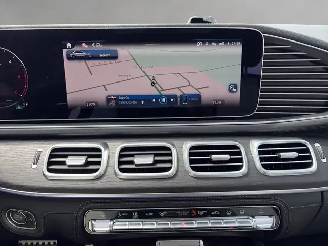 Mercedes-Benz 450 view 11
