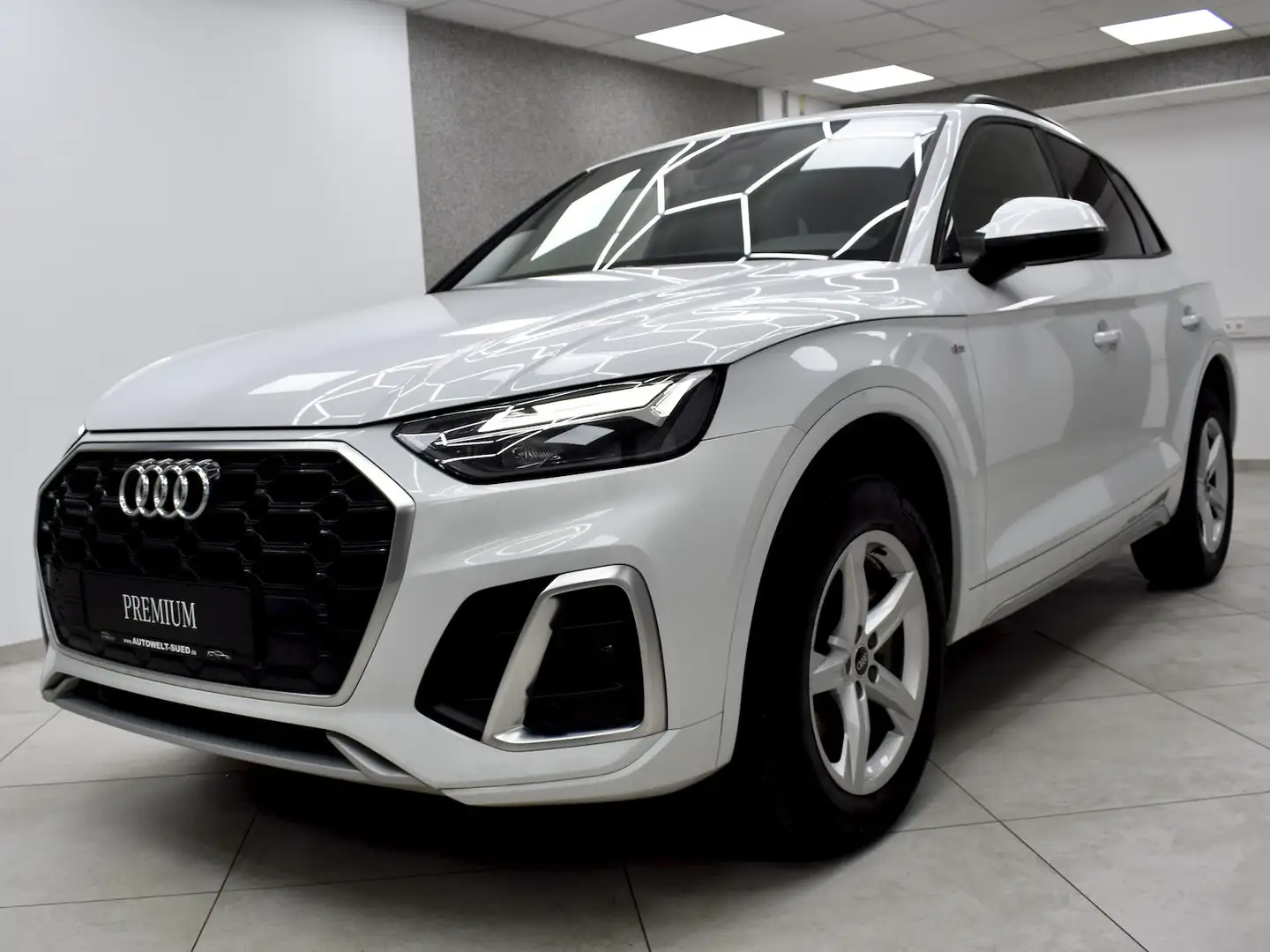 Audi Q5 40 TDI Quattro S Line Sport AHK LED Virtual-C Blue - 2