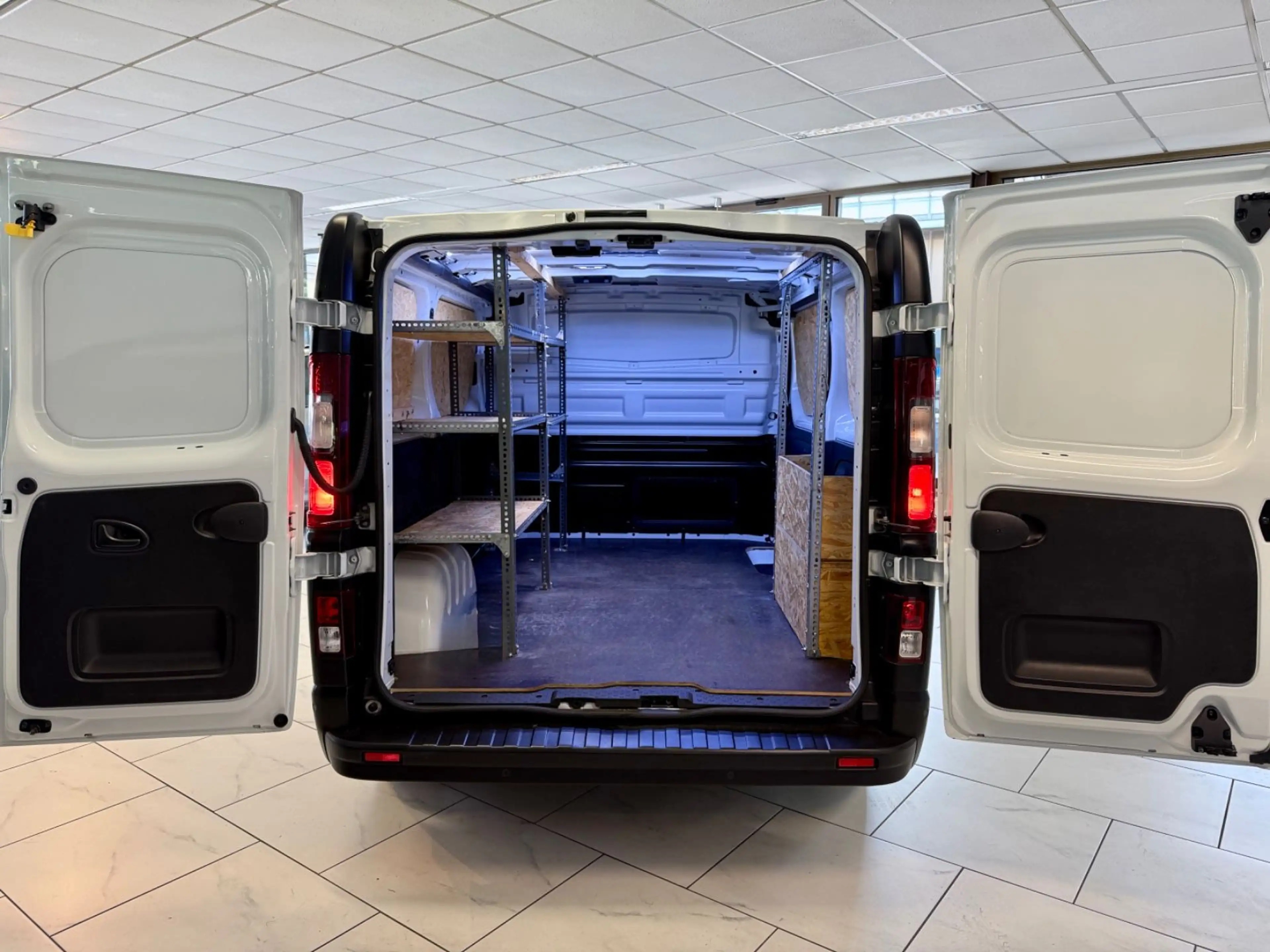 Nissan Primastar 2.0 D L1H1 AUTOMATIK CAM NAVI TEMPOMAT — photo 10